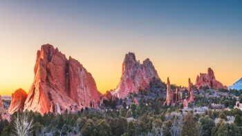 Traveling With Your Dog to Colorado Springs, Colorado: Pet-Friendly Flights, Hotels, Activities and More