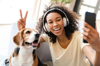 9 Cheerful Dog Breeds That Brighten Every Room