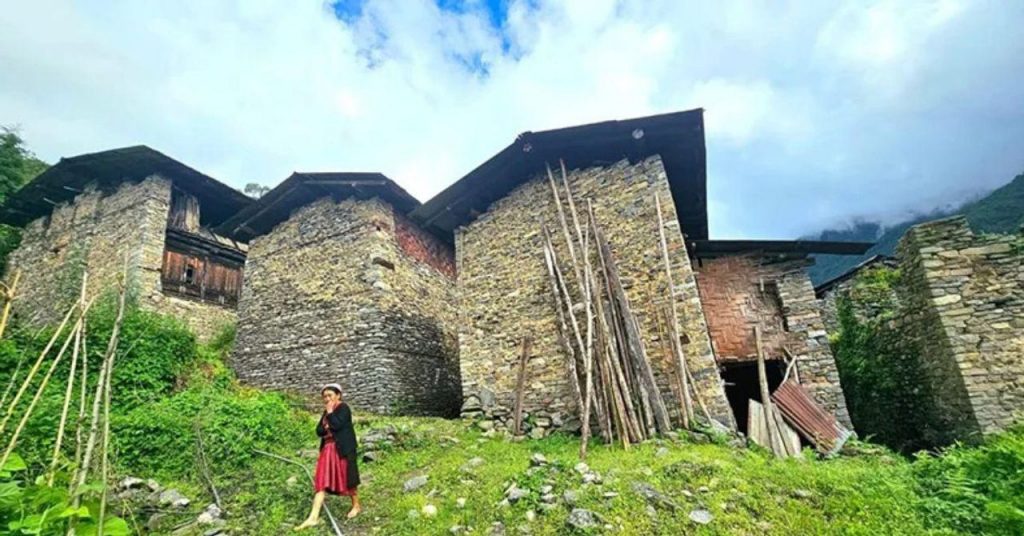 This 1000-YO Arunachal Village Proves Ancient Architecture Can Outlast Modern Concrete